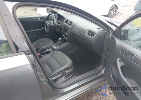 2011 Volkswagen Jetta 2.5L Se z USA, uszkodzony, nr VIN 3VWDX7AJ4BM379238